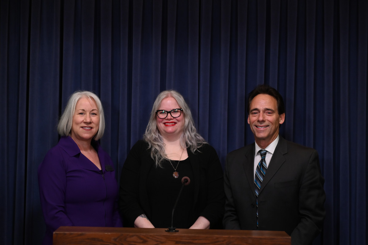 (Photo) Senator Stadelman and guests at a press conference